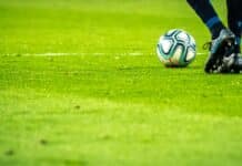 La sélection libanaise et la Coupe du Monde 2026 : un défi immense man playing soccer game on field