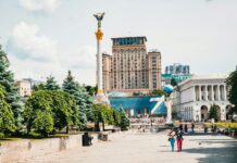 Ukraine : Trump provoque Moscou avec une « protection américaine » green-leafed trees during daytime