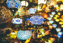 hanged assorted-color pendant lamp
