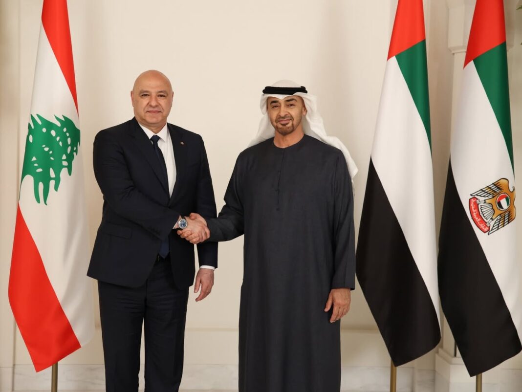 Les Émirats lèvent l’interdiction de voyager au Liban lors de la visite du président Aoun