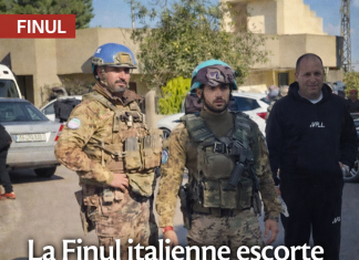 Sud du Liban : Arrivée d’une force du contingent italien de la Finul sur la place de l’église d’Alma al-Shaab pour escorter les habitants en partance