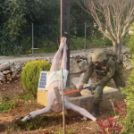 Liban: Israël confirme que le soldat photographié frappant une statue de Jésus est israélien لبنان: تؤكد إسرائيل أن الجندي الذي صور تمثال يسوع هو إسرائيلي