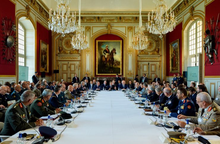 À Paris, Aoun, Macron et Abdallah II parlent du Liban